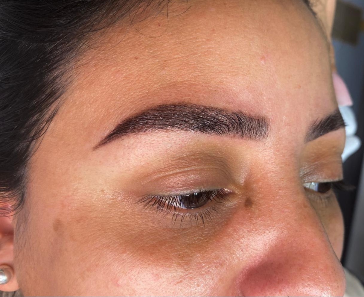 DISEÑO DEPILACION Y SOMBREADO CON HENNA